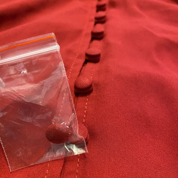 ❌SOLD❌ HARPER - RED GEORGETTE BUTTON FRONT BLOUSE - Picture 6 of 6